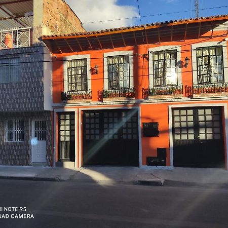 ボゴタ Hogar Colonialアパートホテル エクステリア 写真
